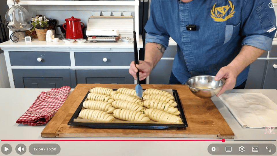 G Konyhája Medvehagymás sajtos stangli videó